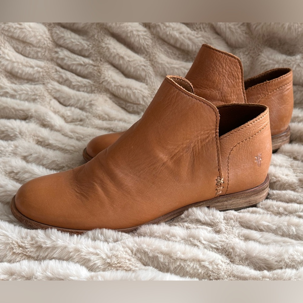 Frye Elyssa Shootie